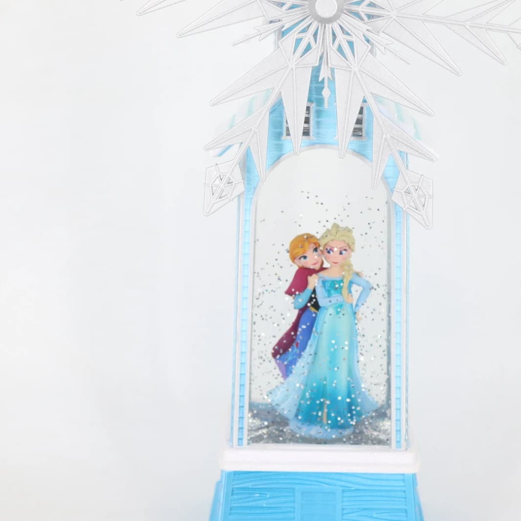 مسرحية موسيقية مائية من فيلم إلسا وآنا من إنتاج Frozen