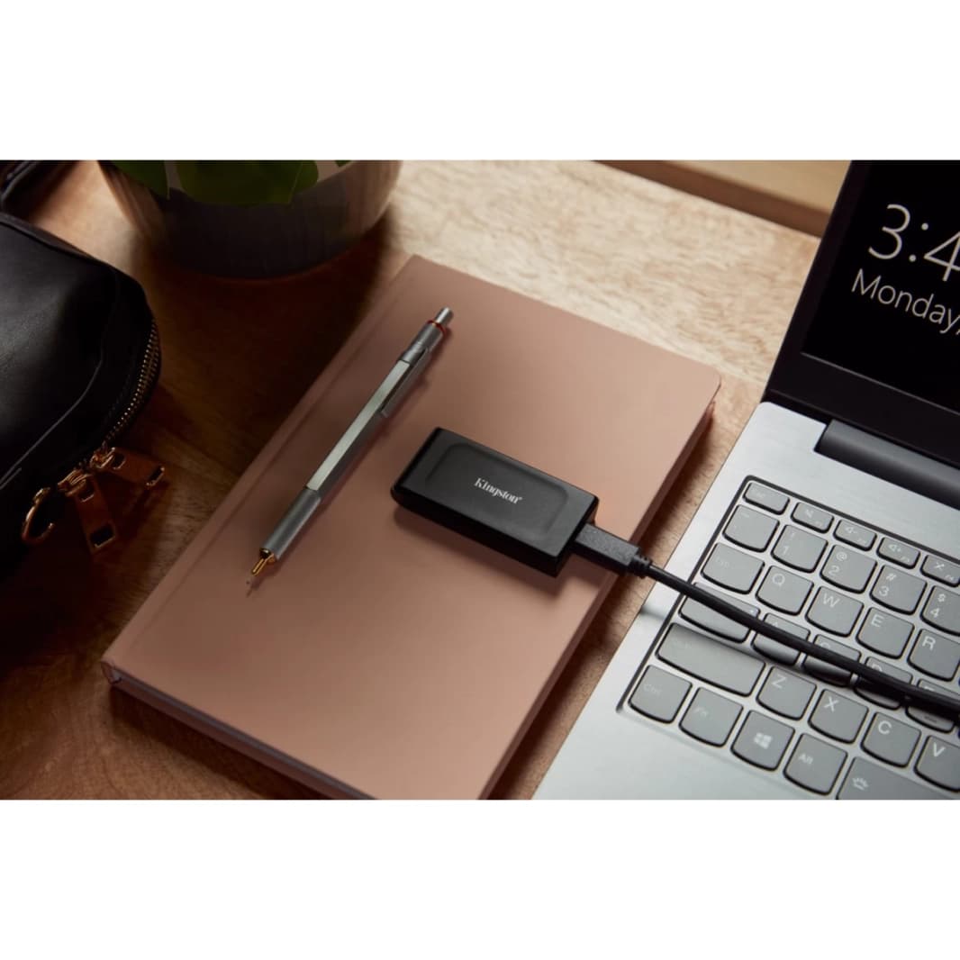 Kingston XS1000 SSD خارجي عالي الأداء بحجم الجيب بسعة 1 تيرابايت مع كابل USB-C إلى USB-A